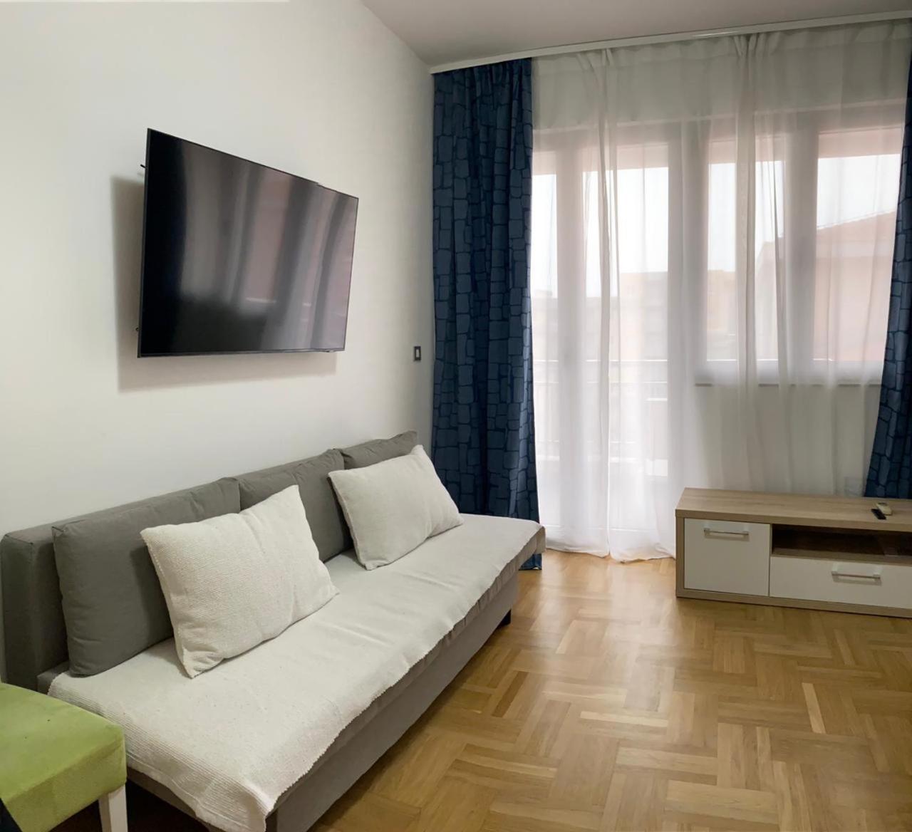 Apartments Montreal 부드바 외부 사진