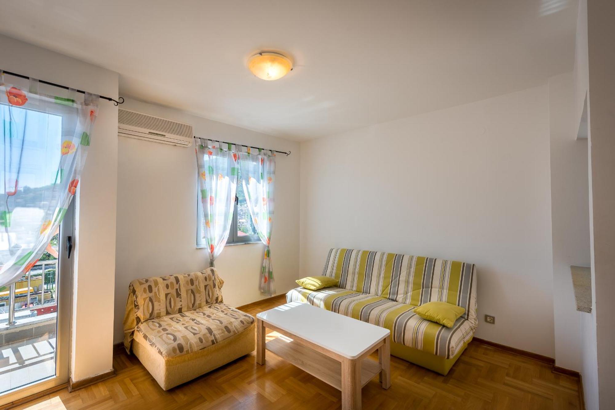 Apartments Montreal 부드바 외부 사진