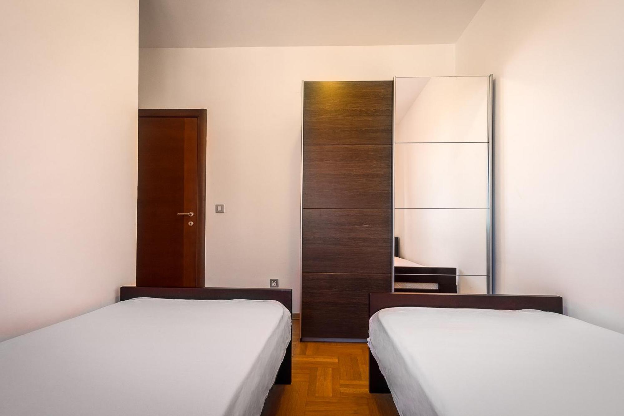 Apartments Montreal 부드바 외부 사진