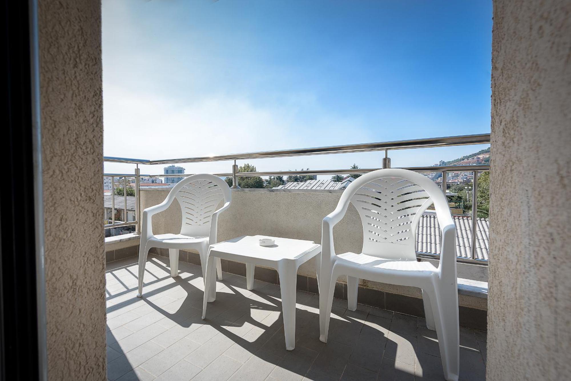 Apartments Montreal 부드바 외부 사진