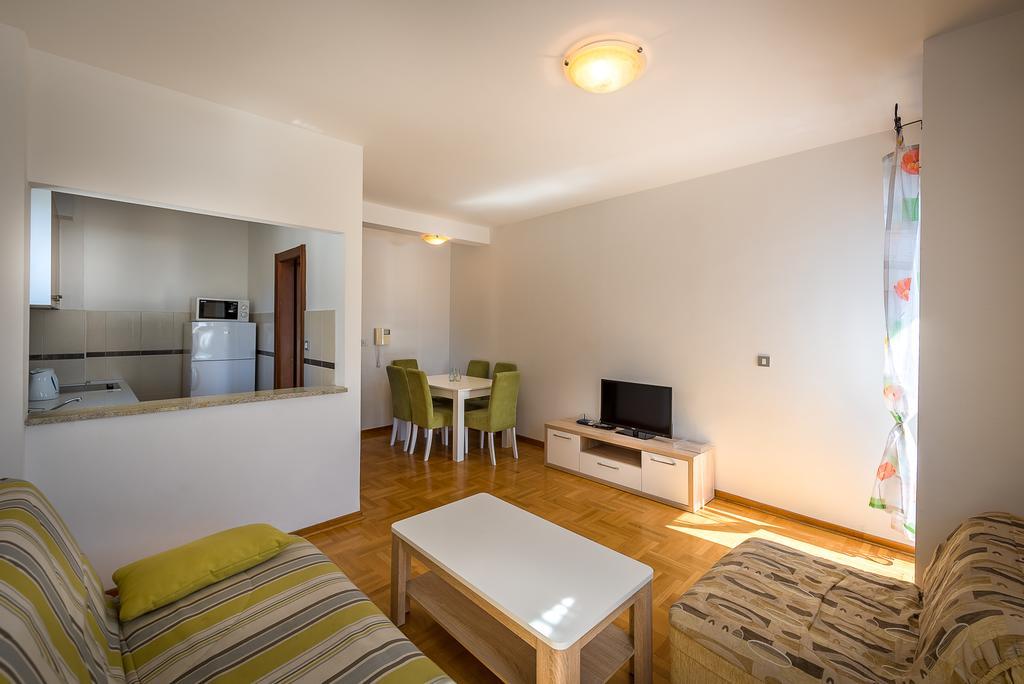 Apartments Montreal 부드바 외부 사진